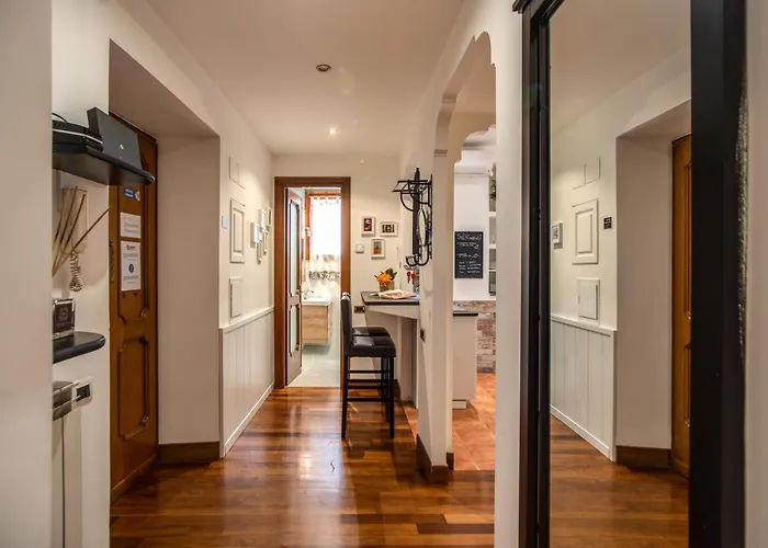Spanish Steps Miracle Suite